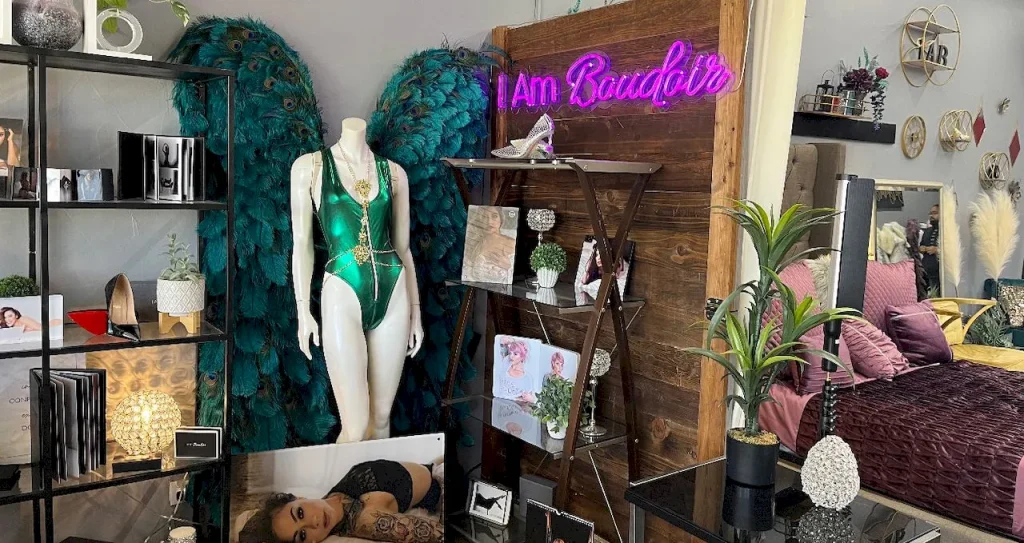 Shopping online curvy